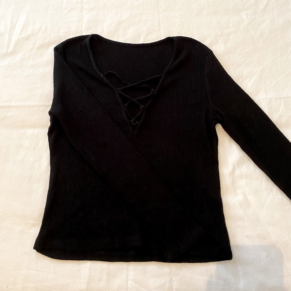 Black Long-sleeve Criss-cross detailing
